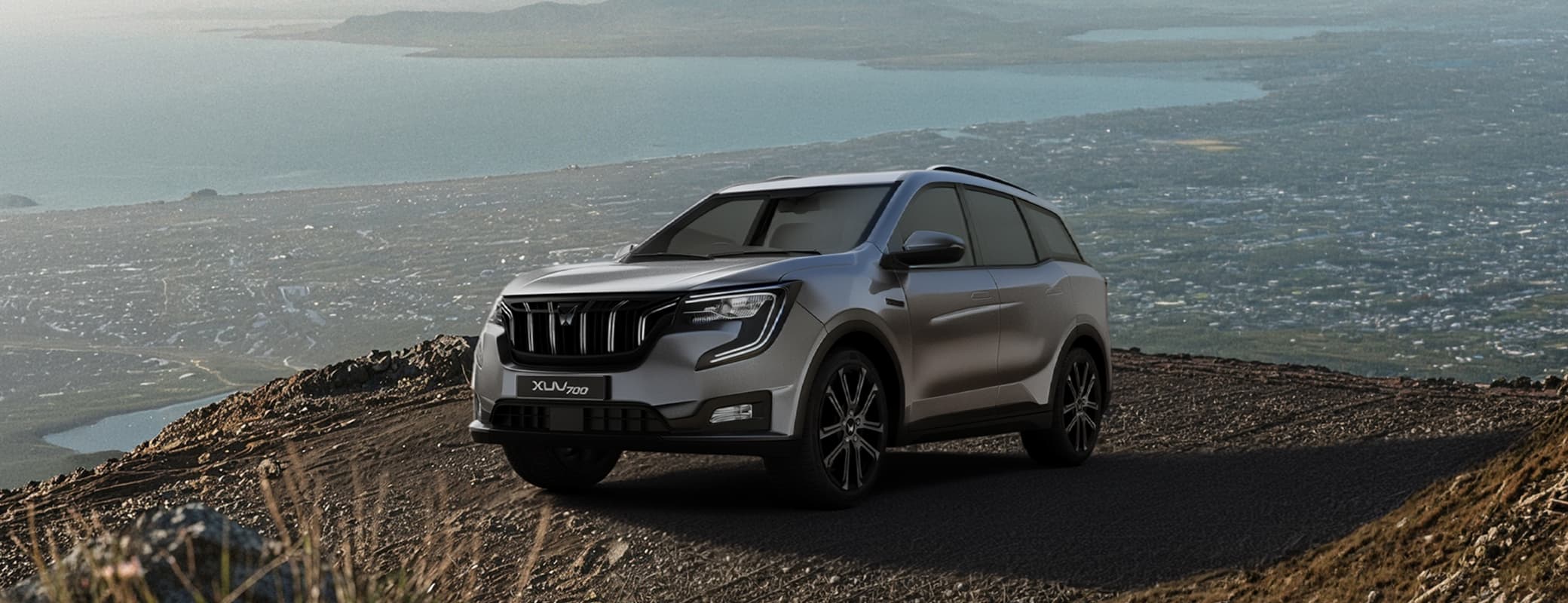 XUV700 Dazzling Silver
