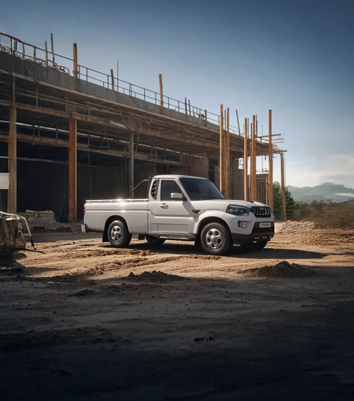 Pik Up Single Cab — Rear stance