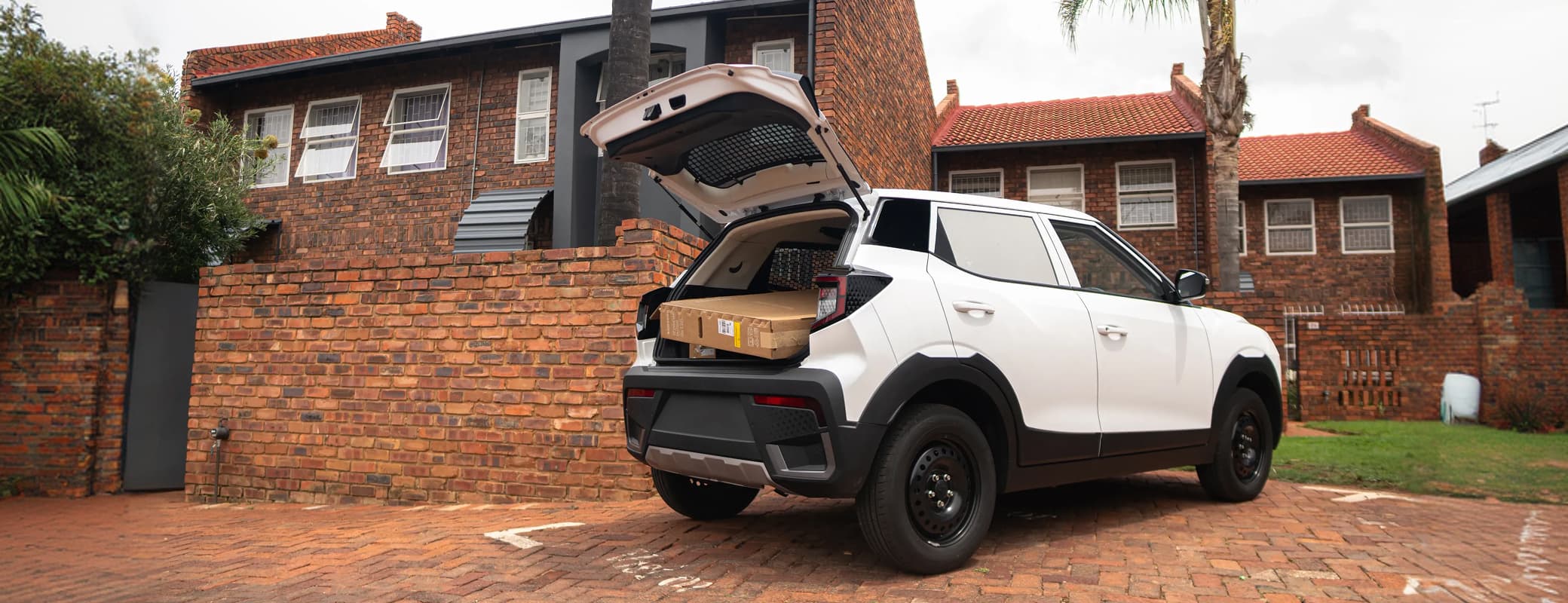 XPREZ Panel Van — Cargo access
