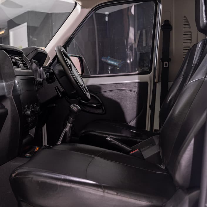 Mahindra Pik Up Single Cab interior