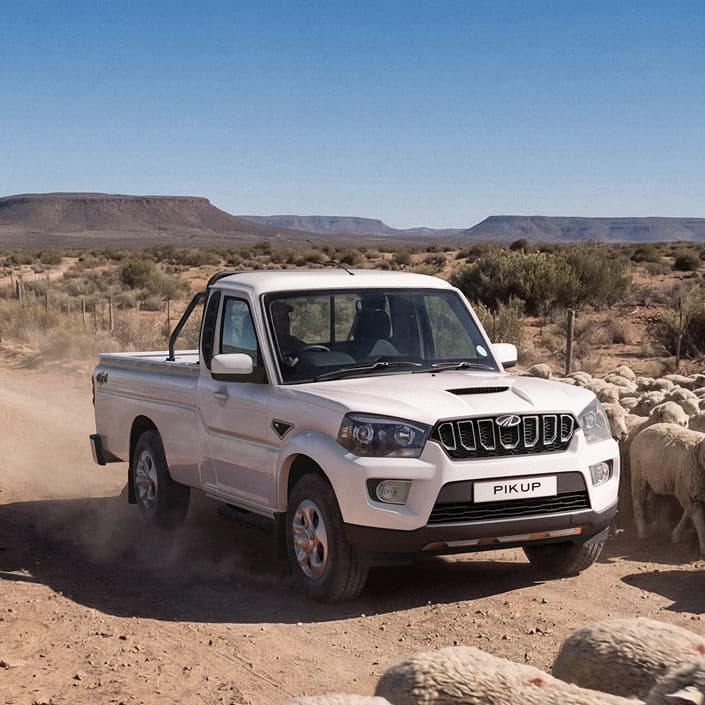 Mahindra Pik Up Single Cab towing