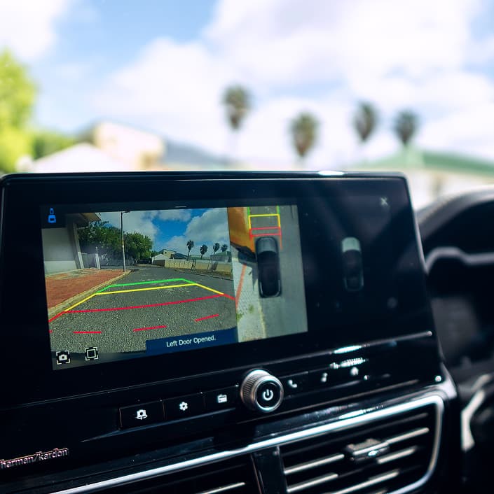 XUV 3XO infotainment and technology