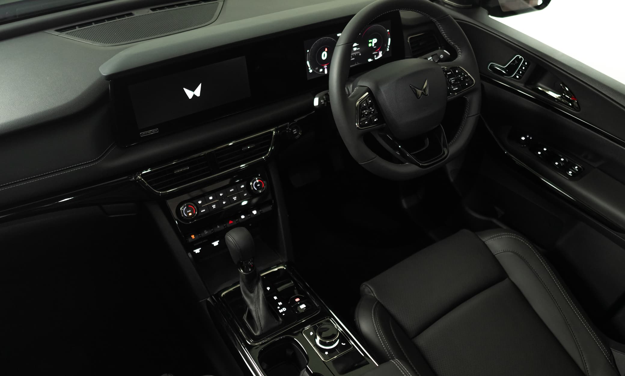 Mahindra XUV700 interior — centre console