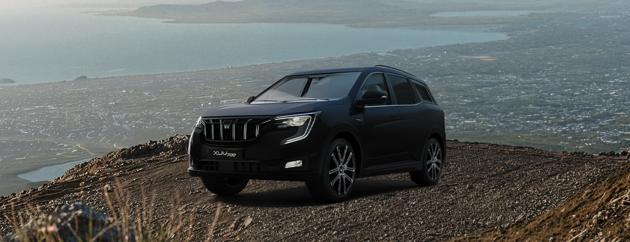 XUV700 Midnight Black